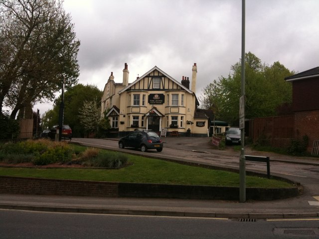 The Home Cottage Public House Redhill C Stacey Harris Cc By Sa