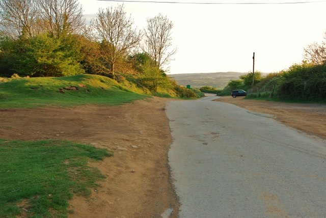 Ham Hill Country Park: Road from Prince of Wales Pub