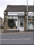 SE1020 : Nails by Appointment - Victoria Road by Betty Longbottom
