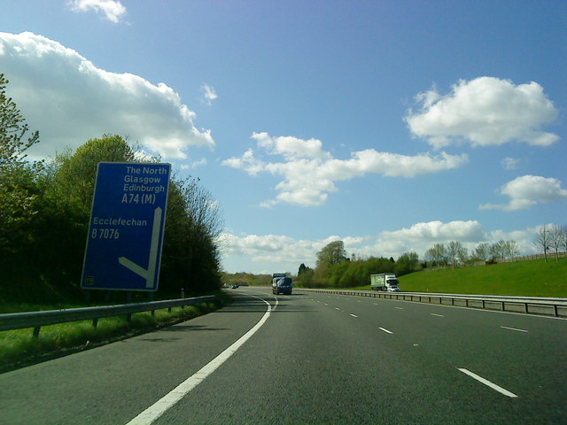 M74 at Junction 19 © Andrew Abbott cc-by-sa/2.0 :: Geograph Britain and ...