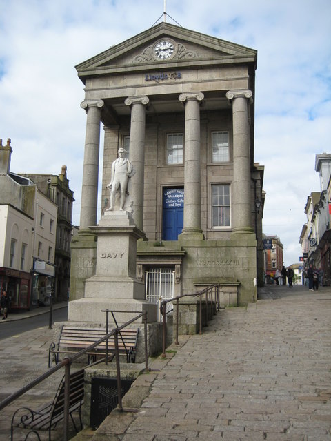 Statue of Humphry Davy and Market House