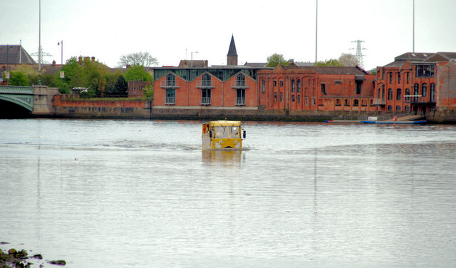 Amphibious bus, Belfast (3)