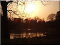 SP2872 : Sunset over the lake, Abbey Fields, Kenilworth by John Brightley