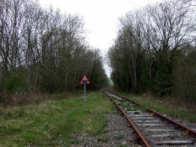 Level crossing on dead railway