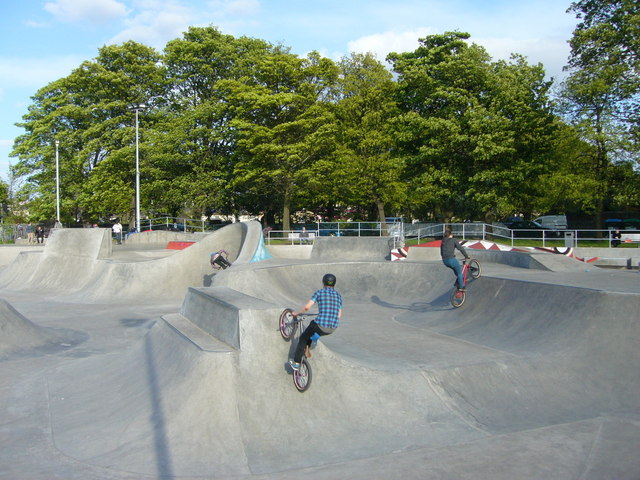 Saughton Skatepark © kim traynor cc-by-sa/2.0 :: Geograph Britain and ...