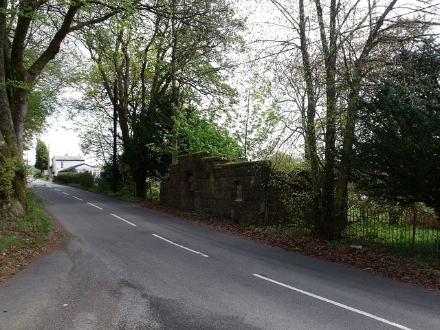 Earlsburn Cottage , Fintry to Denny road © Robert Murray :: Geograph ...