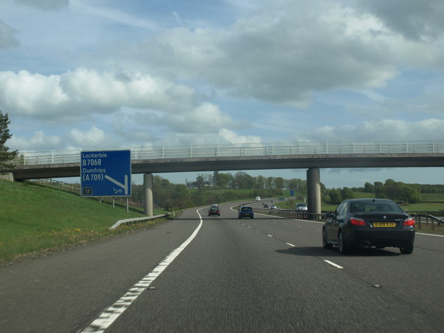 M74 approaching junction 17 © Andrew Abbott cc-by-sa/2.0 :: Geograph ...