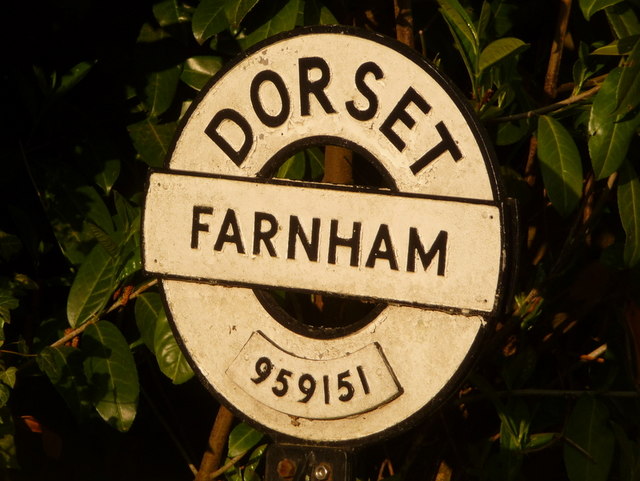 Farnham: finger-post finial