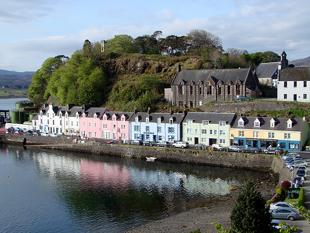 The Portree harbour cottages