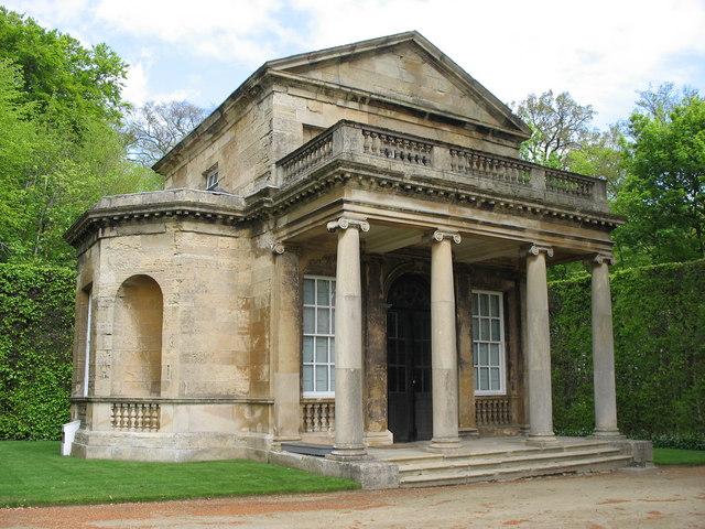 Bramham Park Chapel © Paul Brooker cc-by-sa/2.0 :: Geograph Britain and ...