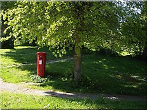 NS5751 : George VI postbox by Kenneth Mallard
