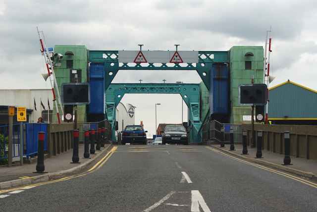 Poole Lifting Bridge, Dorset © Peter Trimming cc-by-sa/2.0 :: Geograph ...