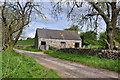 SK1855 : Traditional barn - Parwich by Mick Lobb