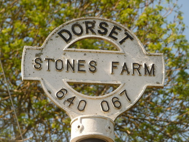 Hilfield: detail of Stones Farm signpost