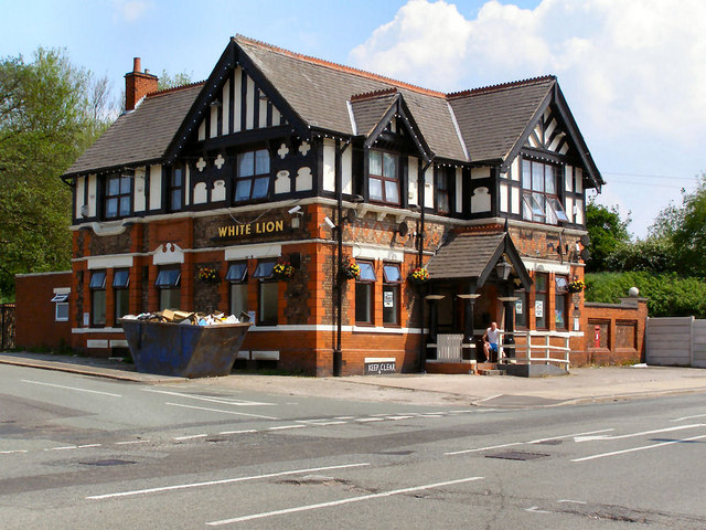 White Lion © David Dixon :: Geograph Britain and Ireland