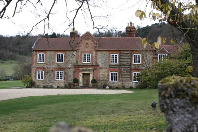Chilworth Manor house