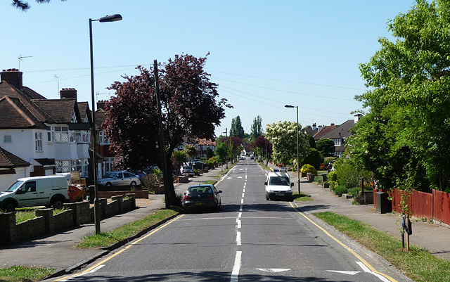 Briarwood Road, Stoneleigh © Stephen Richards cc-by-sa/2.0 :: Geograph ...