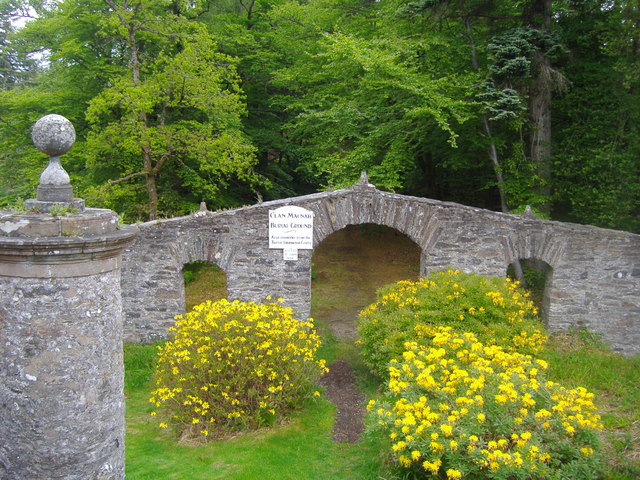 Clan Macnab burial ground entrance © Euan Nelson cc-by-sa/2.0 ...