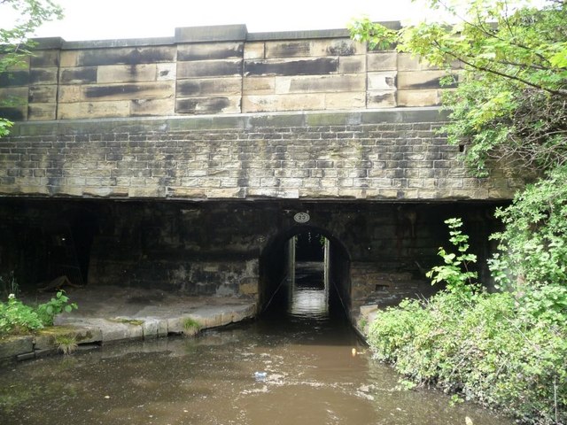 Chapel Hill Road Bridge © Christine Johnstone cc-by-sa/2.0 :: Geograph