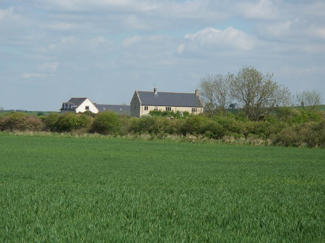 Holt Farm [1] © Michael Dibb cc-by-sa/2.0 :: Geograph Britain and Ireland