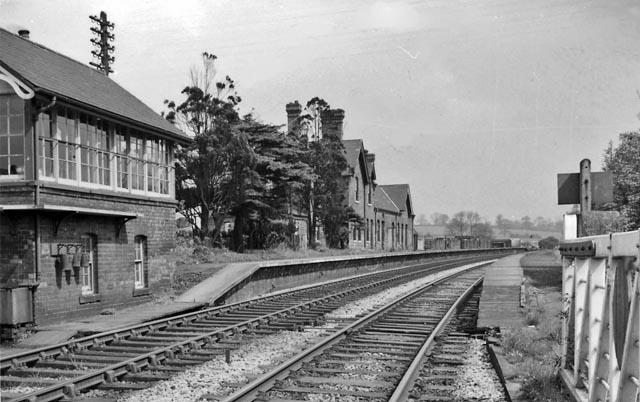 Breadsall Station (remains) © Ben Brooksbank cc-by-sa/2.0 :: Geograph ...