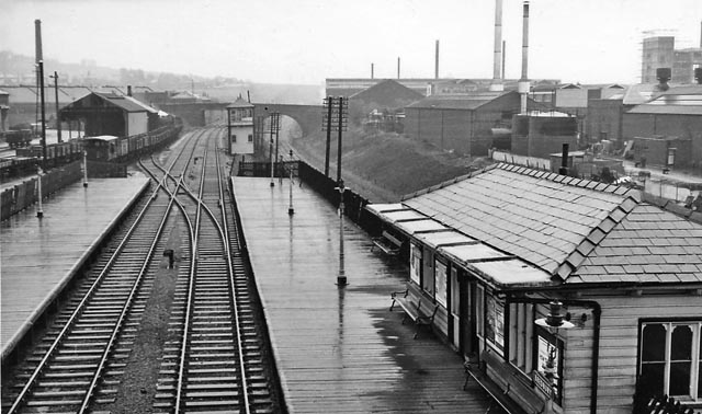 Bredbury Station © Ben Brooksbank Cc-by-sa/2.0 :: Geograph Britain And ...