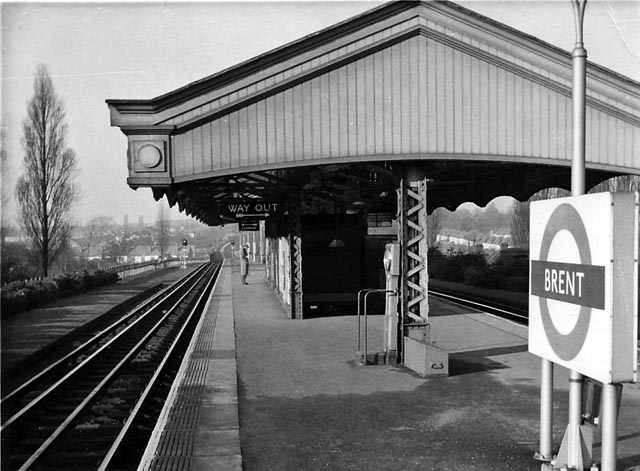 Brent LPTB Station, on platform