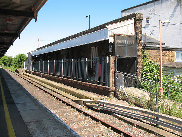 Disused platform at Norwood Junction