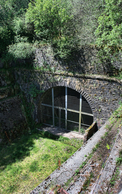 Whitrope Tunnel © Peter McDermott cc-by-sa/2.0 :: Geograph Britain and ...