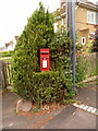 SU2453 : Collingbourne Ducis: postbox № SN8 67, Church Street by Chris Downer