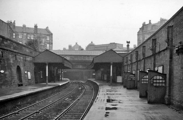 Bridgeton Cross Station © Ben Brooksbank cc-by-sa/2.0 :: Geograph ...