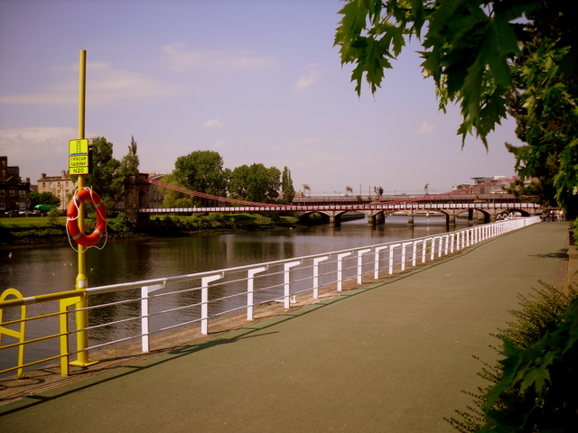 Footpath on the Clyde