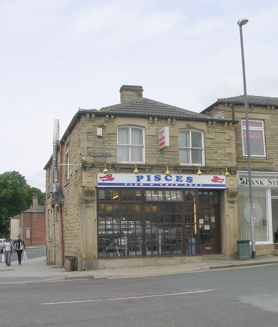 Pisces Fish & Chips - Bank Street © Betty Longbottom cc-by-sa/2.0