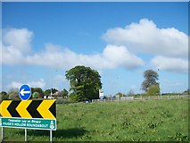 J0610 : Major's Hollow Roundabout at Junction 18 by Eric Jones