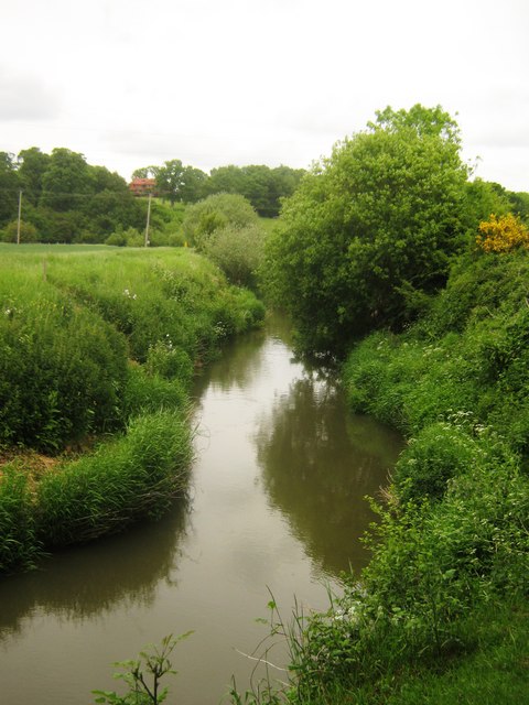 River Medway flowing downstream (2) © David Anstiss cc-by-sa/2.0 ...