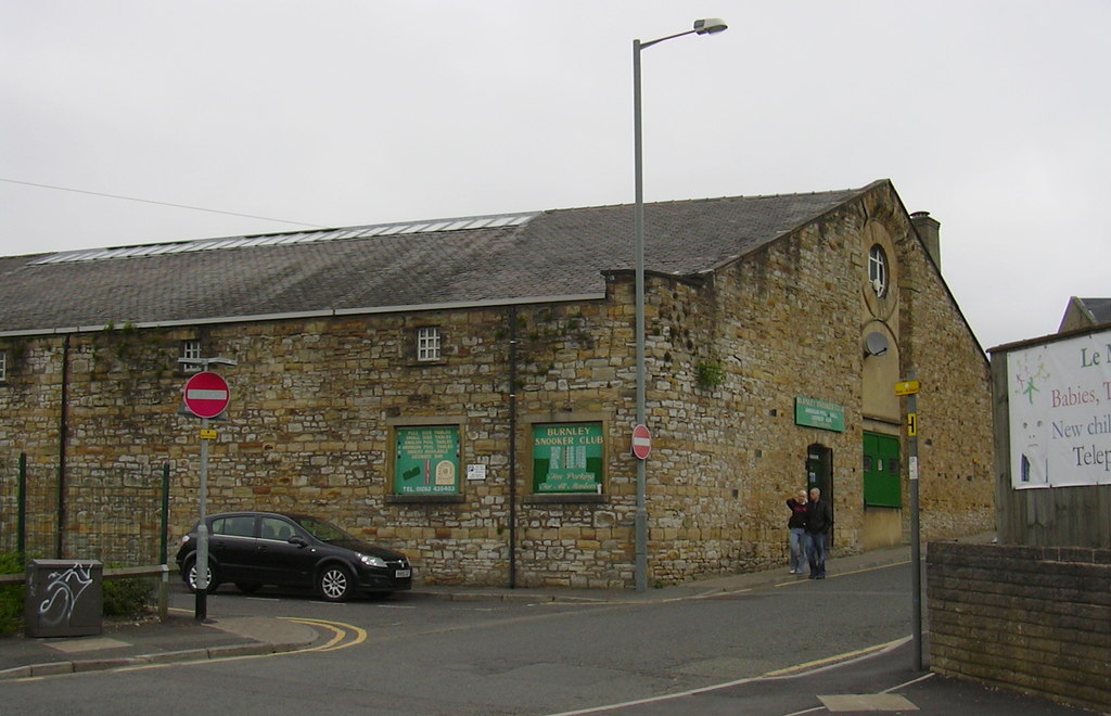 Burnley Snooker Club. Bank Parade,... © Robert Wade cc-by-sa/2.0 ...