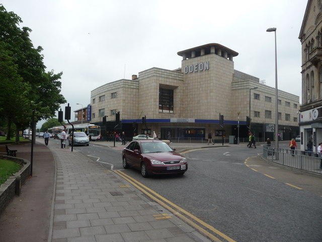 Weston-Super-Mare : Regent Street & Odeon Cinema