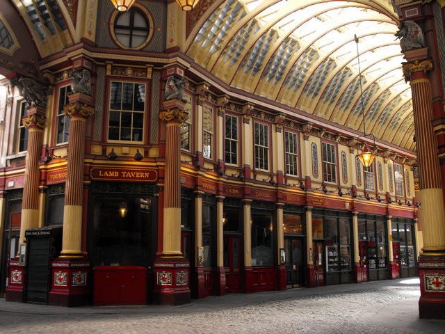 Lamb Tavern, Leadenhall Market, EC3 © Peter Thwaite cc-by-sa/2.0 ...