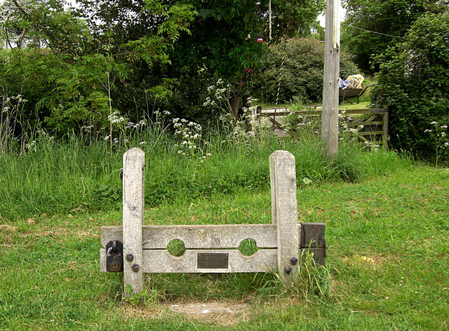 Village stocks at Plas Isaf © michael ely cc-by-sa/2.0 :: Geograph ...