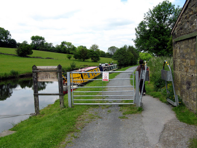 Leeds and Liverpool Canal:  Foulridge
