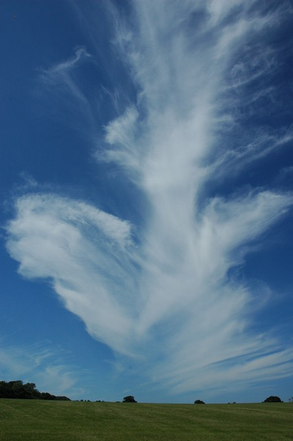 Cirrus cloud above the Ragley Estate © Philip Halling cc-by-sa/2.0 ...