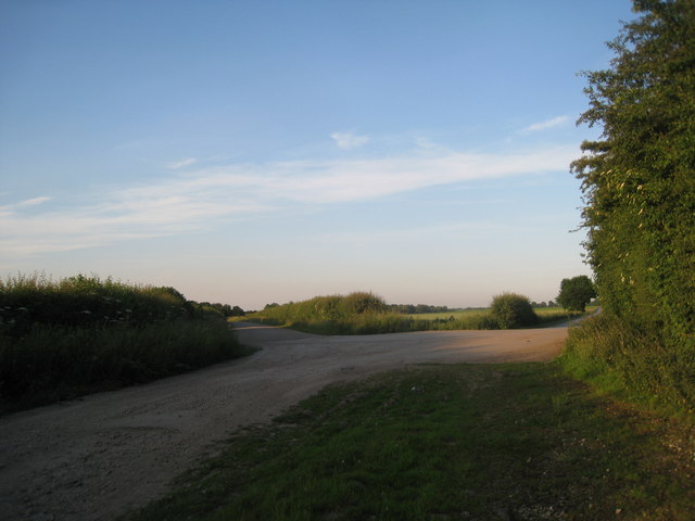 Top Road to the left, Dales Lane to the right