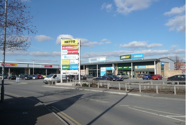 Shopping centre, Ravensthorpe - © Humphrey Bolton :: Geograph Britain ...