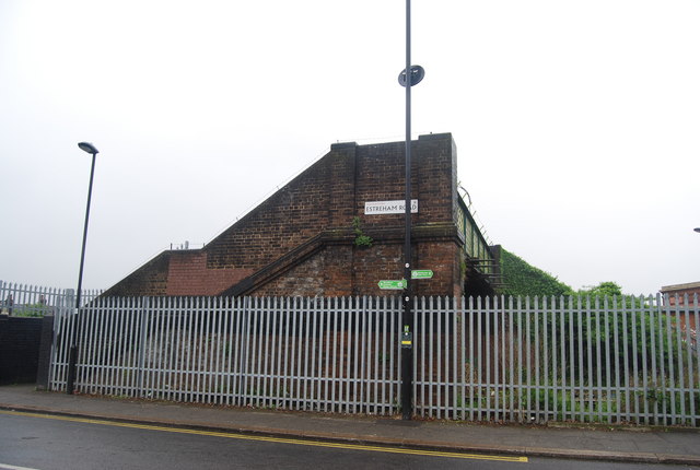 Footbridge across the railway line, Estreham Rd