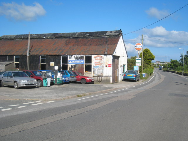 Garage at Newbridge © Rod Allday cc-by-sa/2.0 :: Geograph Britain and ...