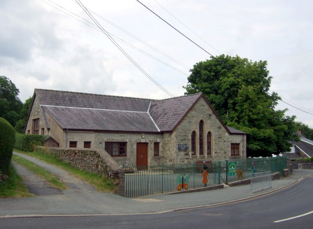 Yr Hen Ysgol, Eglwyswrw © Natasha Ceridwen de Chroustchoff cc-by-sa/2.0 ...