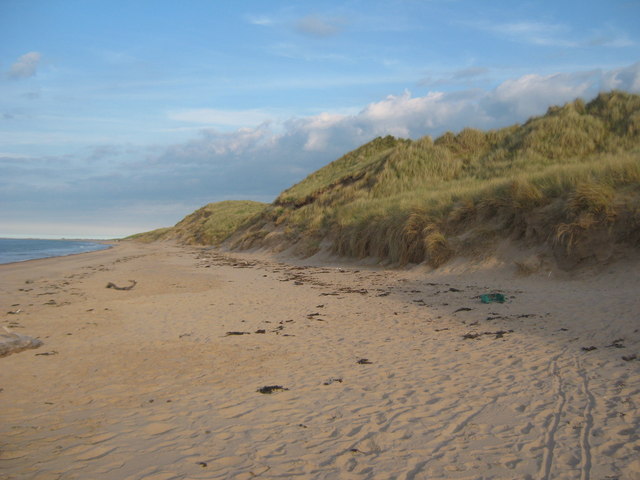 Cheswick Beach with tide receding © peter robinson :: Geograph Britain ...