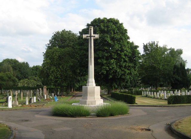 St Albans: Hatfield Road Cemetery War Memorial