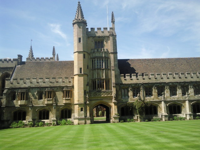 Looking across the Cloister, Magdalen... © Marathon cc-by-sa/2.0 ...