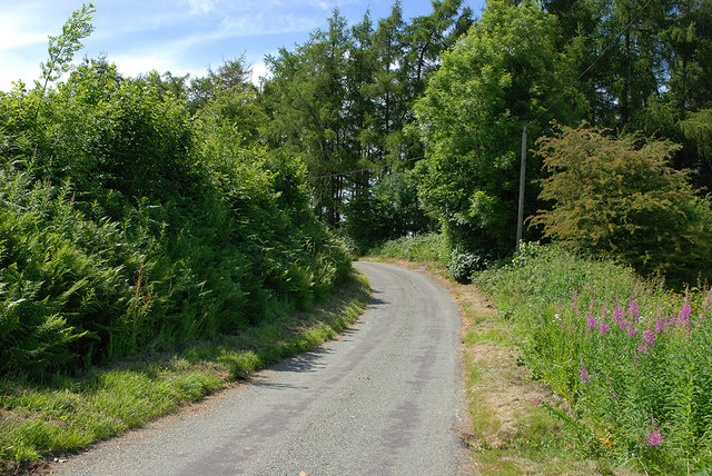 Minor road climbing away from the Nant Cwmcidyn